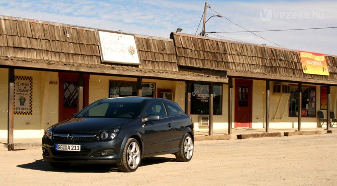 Vezettük: Opel Astra 1.6 Turbo 22