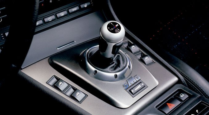 Lexus-váltót akar a BMW