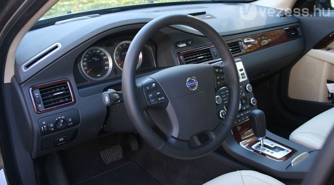 Teszt: Volvo S80 V8 11