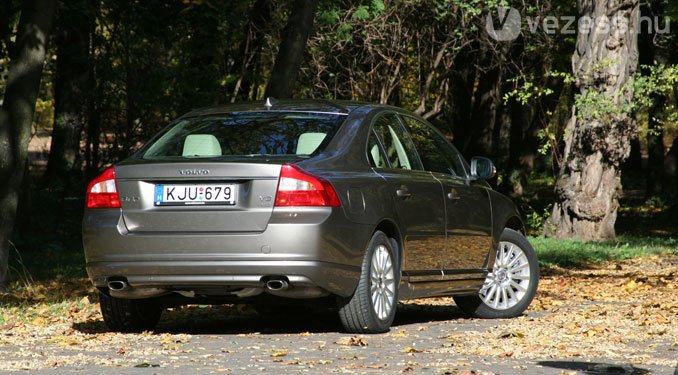 Teszt: Volvo S80 V8 16