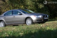 Teszt: Volvo S80 V8 45