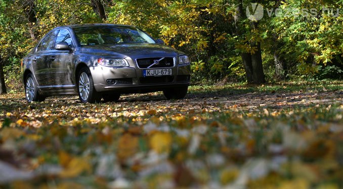 Teszt: Volvo S80 V8 23