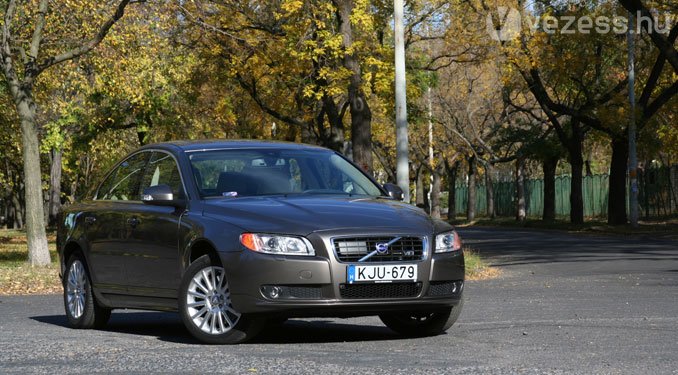 Teszt: Volvo S80 V8 25