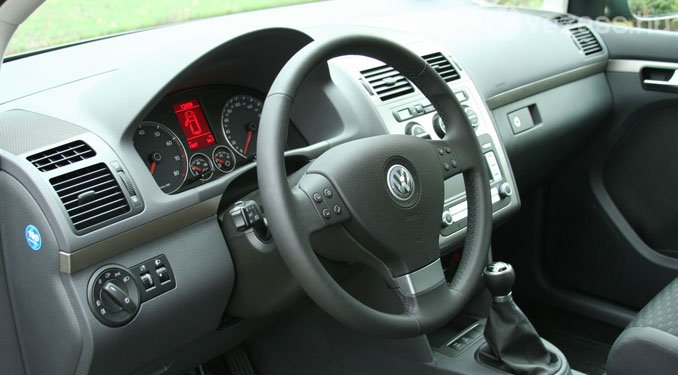 Teszt: Volkswagen Touran TSI 18