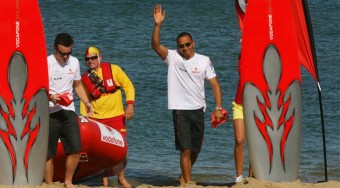 Alonso dolgozik, míg Hamilton lazít