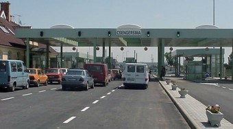 Padlógázzal Ausztriába