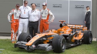 Dől a pénz a Spykerhez