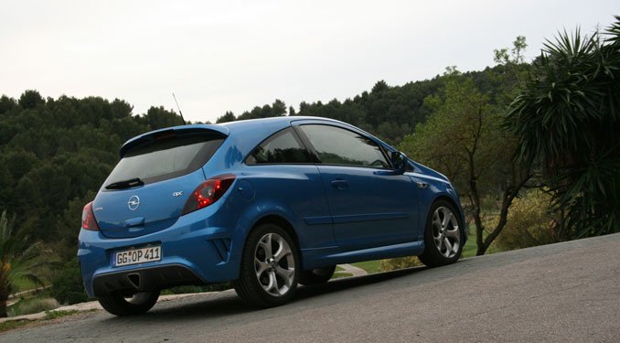 Vezettük: Opel Corsa OPC 18