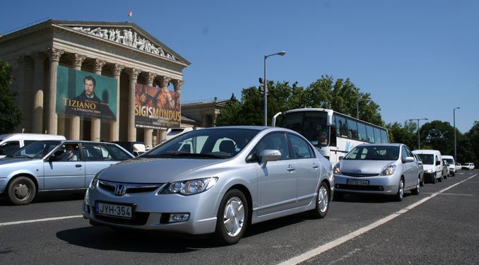 Kár leállni versenyezni, veszélyes és fölösleges is