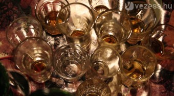 Szondáztató hadjárat húsvétkor