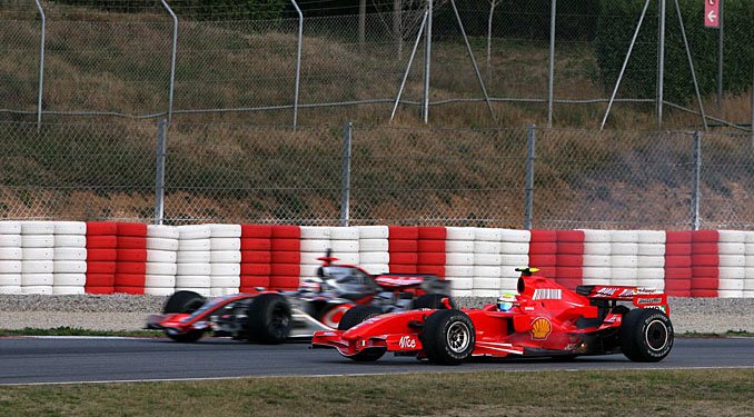 Pénzbüntetés Massának és Alonsónak