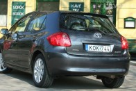 Teszt: Toyota Auris 1.6 54