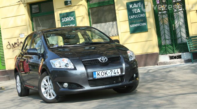 Teszt: Toyota Auris 1.6 18