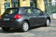 Teszt: Toyota Auris 1.6 42