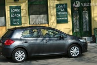 Teszt: Toyota Auris 1.6 40