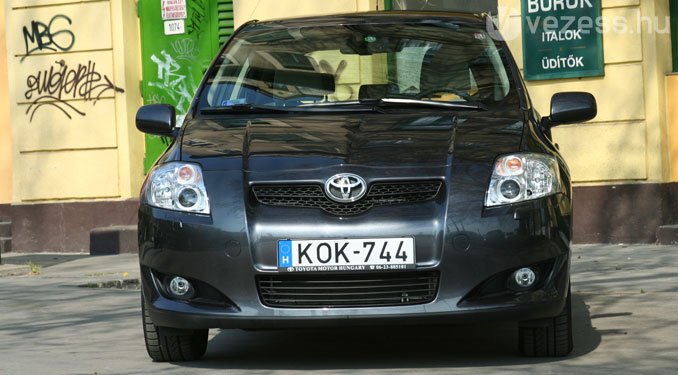 Teszt: Toyota Auris 1.6 12