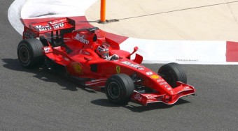 Räikkönen továbbra is az élen