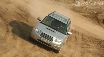 Teszt: Subaru Forester 2.5 XT