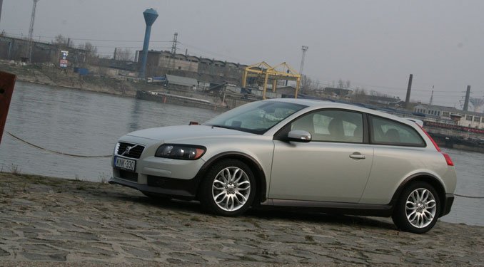 Teszt: Volvo C30 T5 23