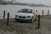 Teszt: Volvo C30 T5 63