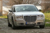 Teszt: Chrysler 300C 3,0 CRD 78