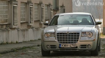 Teszt: Chrysler 300C 3,0 CRD
