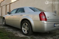 Teszt: Chrysler 300C 3,0 CRD 69