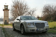 Teszt: Chrysler 300C 3,0 CRD 65