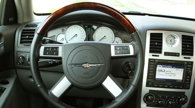 Teszt: Chrysler 300C 3,0 CRD 7