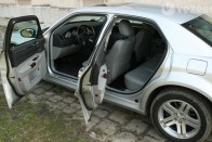 Teszt: Chrysler 300C 3,0 CRD 51