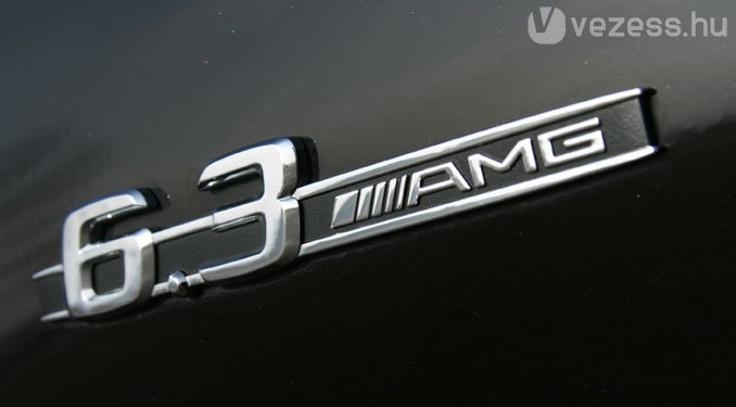 Teszt: Mercedes-Benz E63 AMG 61