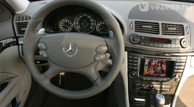 Teszt: Mercedes-Benz E63 AMG 39