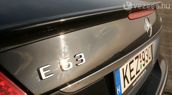 Teszt: Mercedes-Benz E63 AMG 34