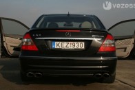 Teszt: Mercedes-Benz E63 AMG 94