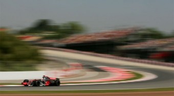 Alonso vezet Barcelonában