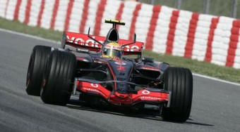 Hamilton nyerte a 3. edzést