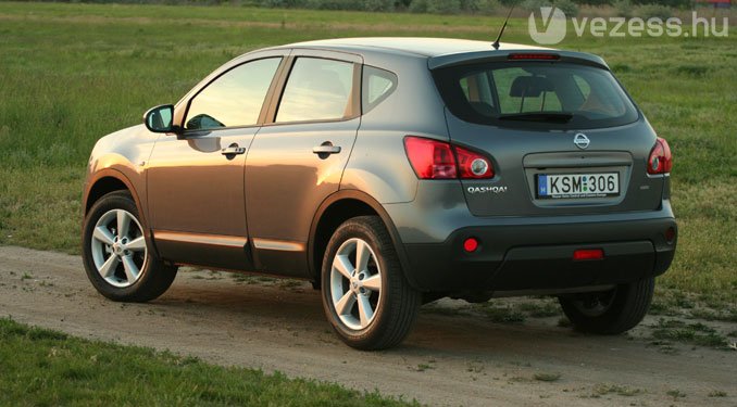 Teszt: Nissan Qashqai 1,6i 27