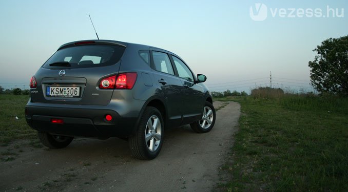 Teszt: Nissan Qashqai 1,6i 25