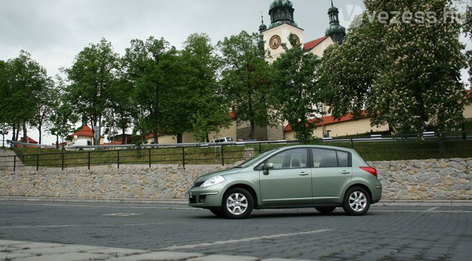 Ebben tologatható a hátsó sor