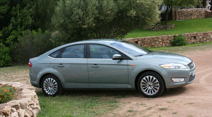 Vezettük: Ford Mondeo 2007 37