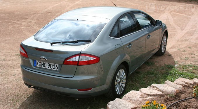 Vezettük: Ford Mondeo 2007 32