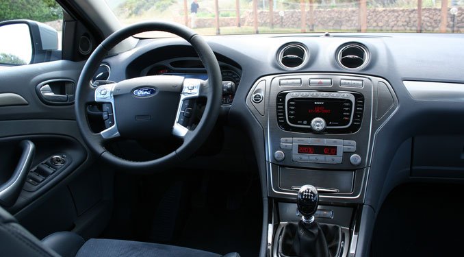 Vezettük: Ford Mondeo 2007 19