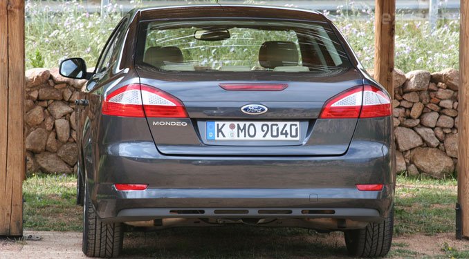 Vezettük: Ford Mondeo 2007 13