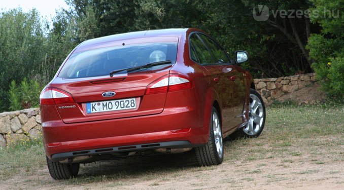 Vezettük: Ford Mondeo 2007 6