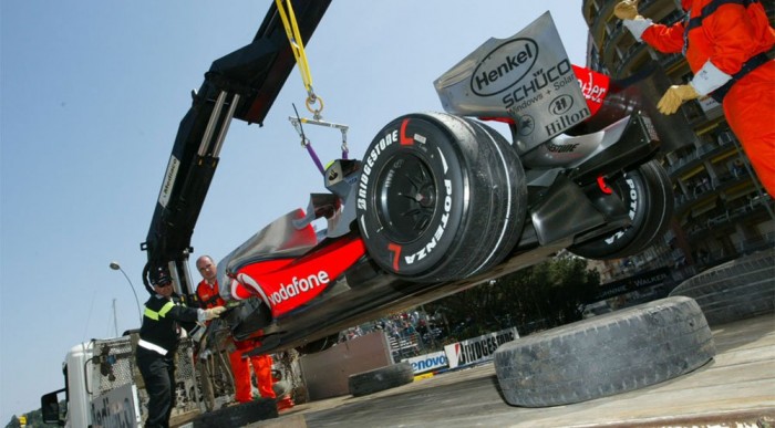 Hamilton összetörte