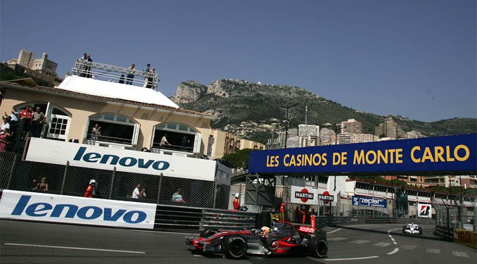 Kettős McLaren győzelem Monacóban 24