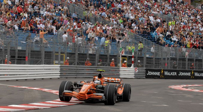 Kettős McLaren győzelem Monacóban 15