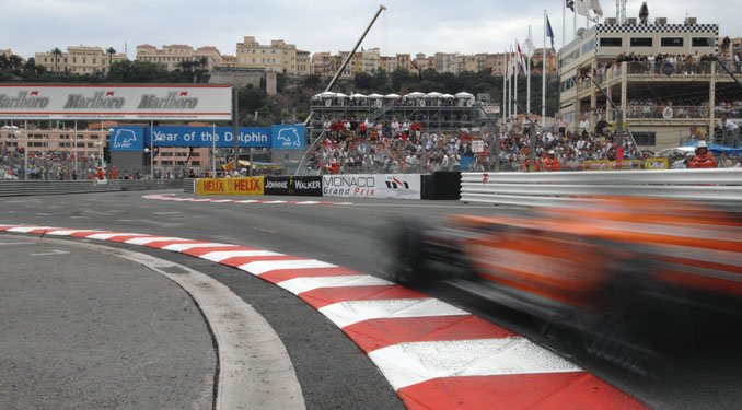 Kettős McLaren győzelem Monacóban 16