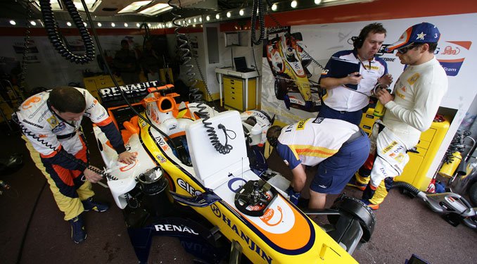 Kettős McLaren győzelem Monacóban 4