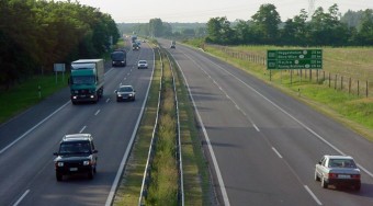 Új hidak és autópálya Szlovákia felé